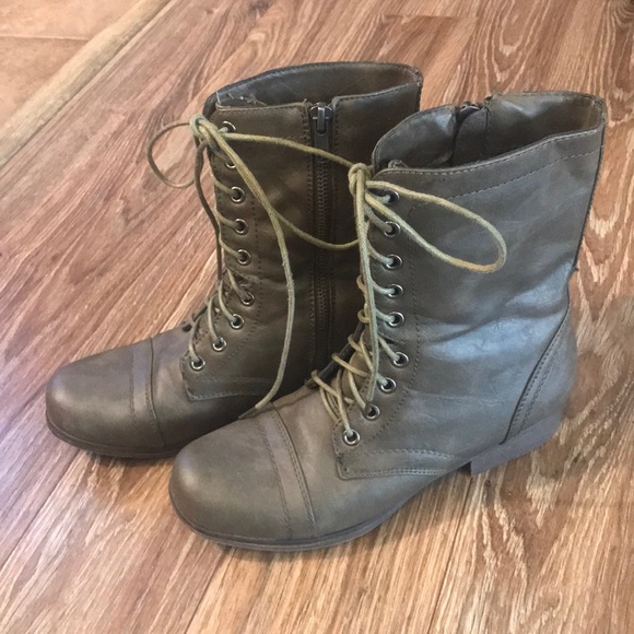 Madden Girl Shoes - Combat Boots (Madden Girl)